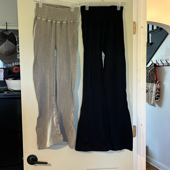 Free People movement bell bottom yoga leggings pants - Picture 1 of 9
